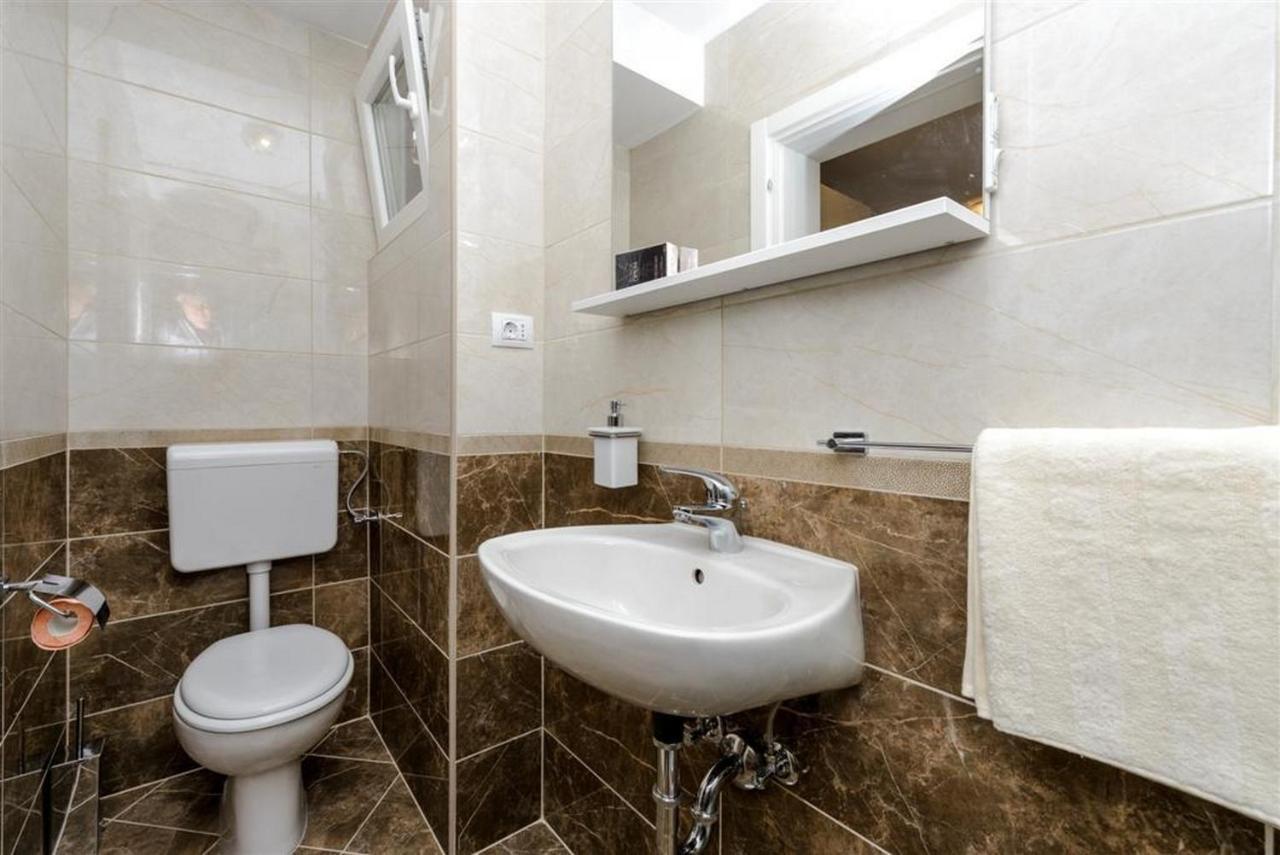 Guest House Rooms Rose Molunat Exterior foto