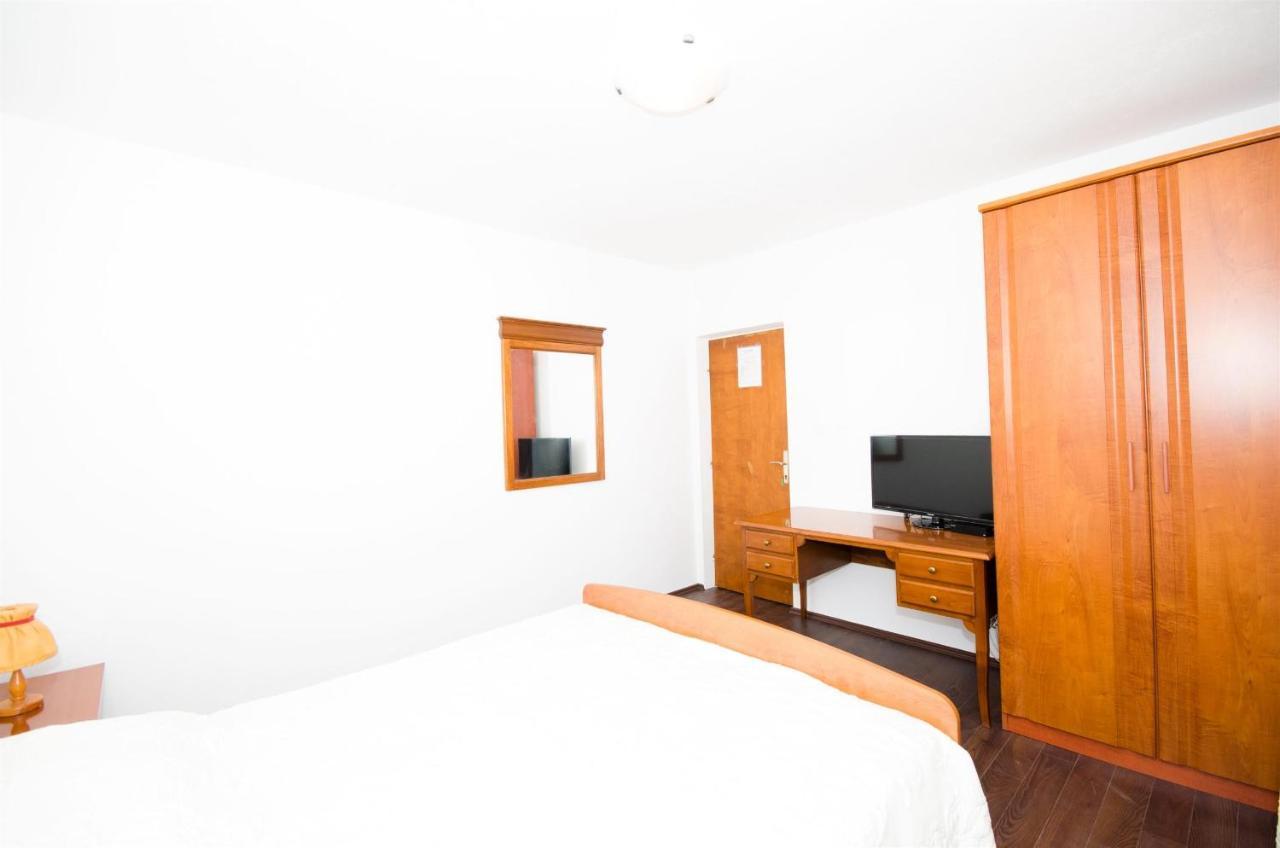 Guest House Rooms Rose Molunat Exterior foto